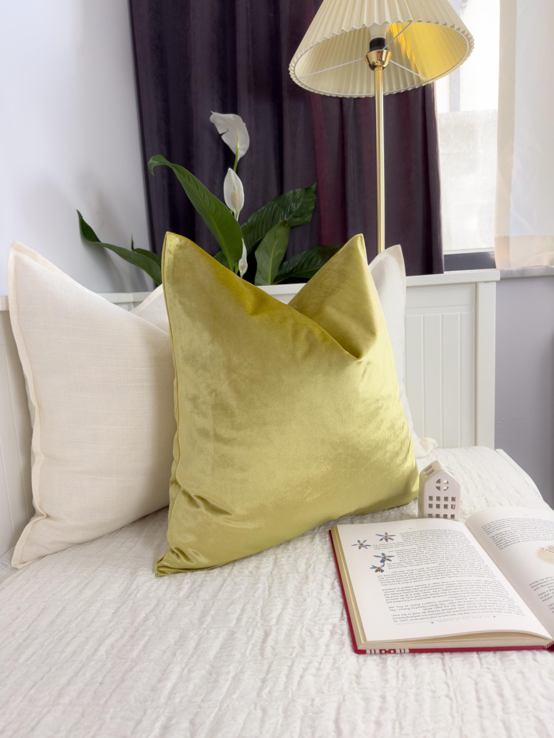 Velvet Shiny Gold Cushion Cover Decorative Yellow Sofa Cushion Soft Cotton Velvet Throw Cushion For Couch Or Bed